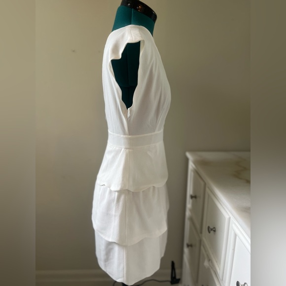 Cooperative Scallop Peek A Boo Dress (White, US 4) - Picture 2 of 3